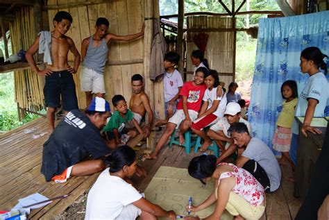 Poverty Relief in the Philippines .
